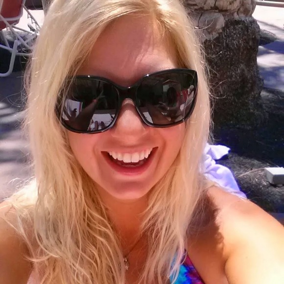 Meet your Posher, Breanna - Picture 1 of 1